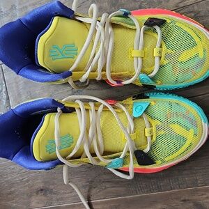 Nike Kyrie 7 Men's Basketball ShoeLimited
